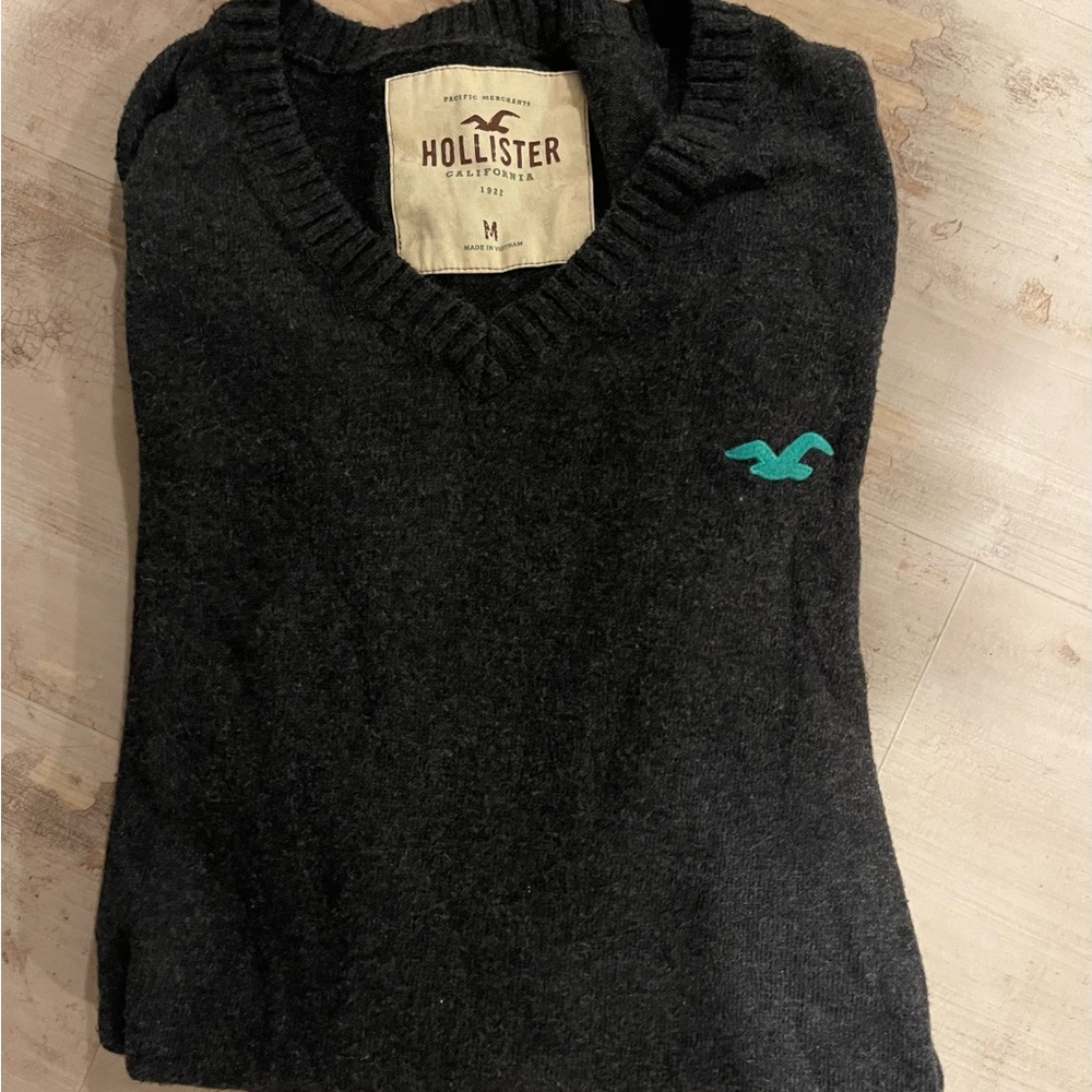 Sweater - V-neck